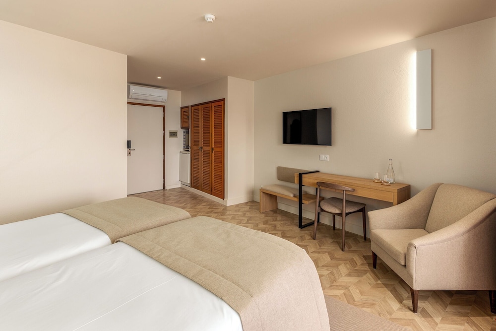 Oceanfront Room photo 2