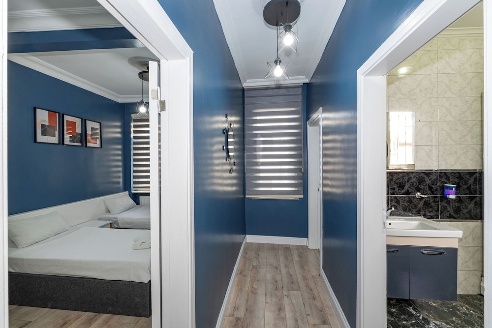 N) Connection Room photo 1