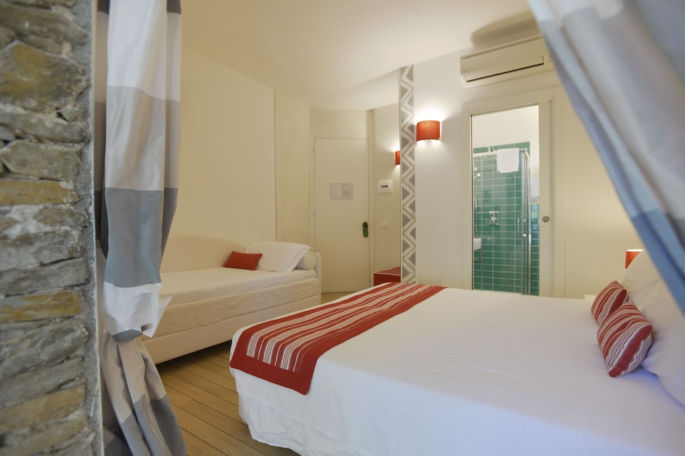 Superior Double Room - Photo 8