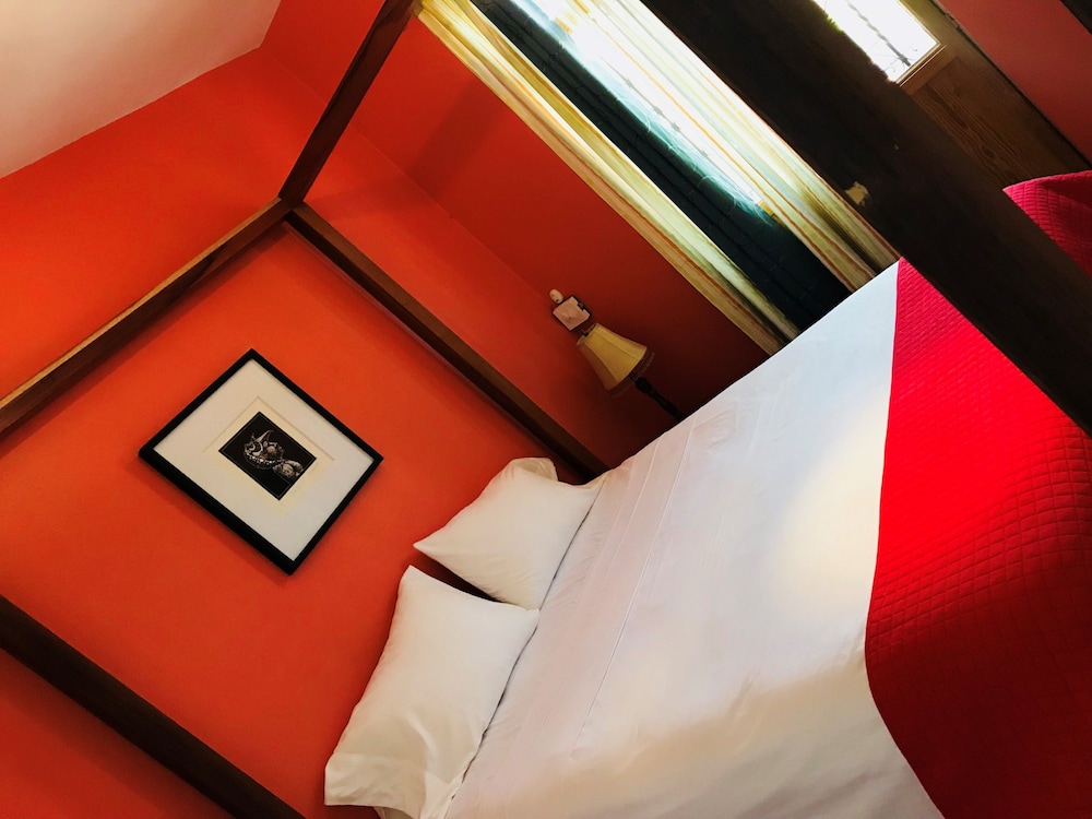 Deluxe Suite, 1 Queen Bed, Terrace photo 2