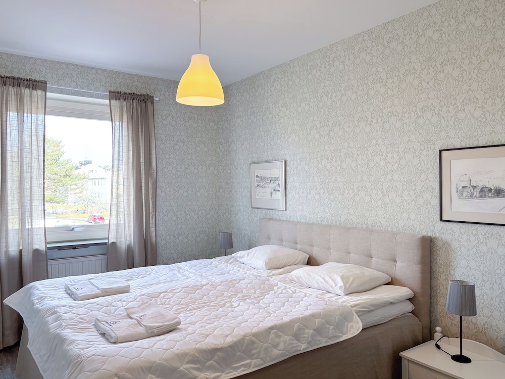 Deluxe Suite, City View