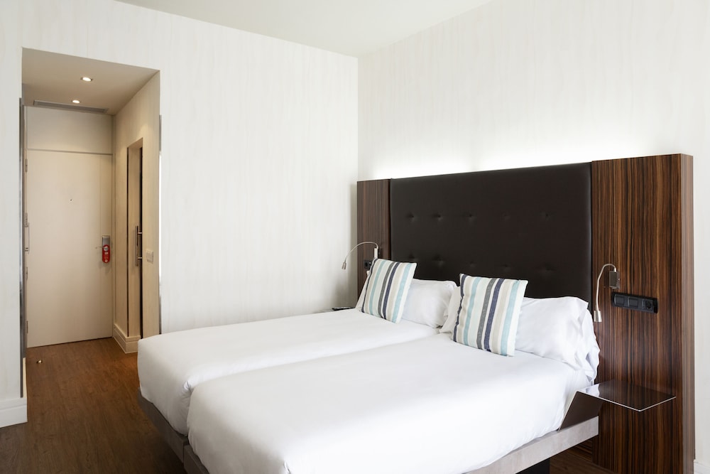 Superior Double Room, Balcony, Sea View - Photo 4