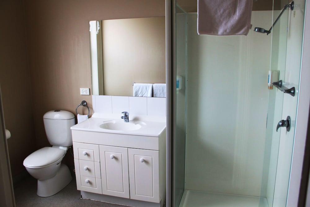 Standard Room, Non Smoking (Queen Ensuite) photo 3