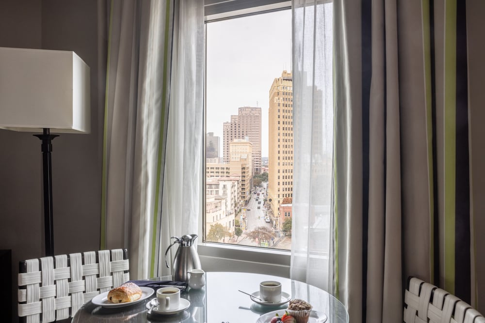 Suite, 1 King Bed, Accessible, Non Smoking (City View) - Photo 11