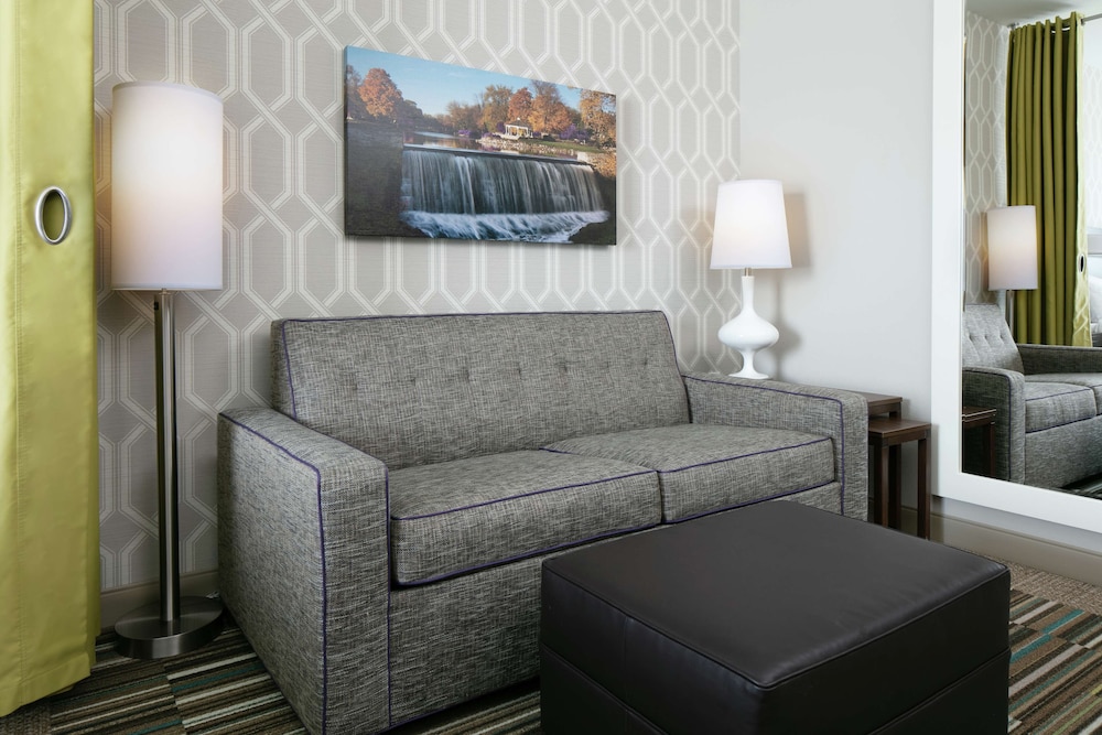 Home2 Suites By Hilton Menomonee Falls Milwaukee, Photo 3