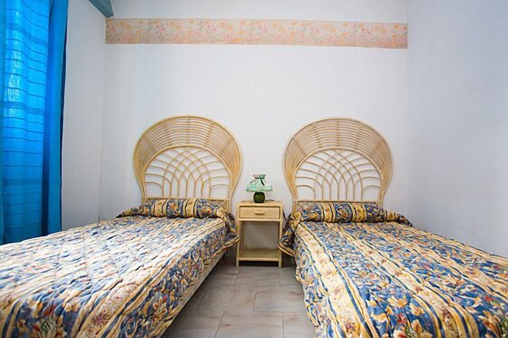 Apartment, 1 Bedroom, Ensuite photo 2