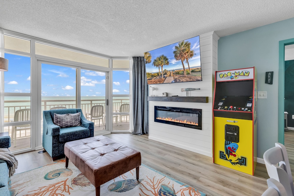 Signature Condo, 2 Bedrooms, Balcony, Ocean View