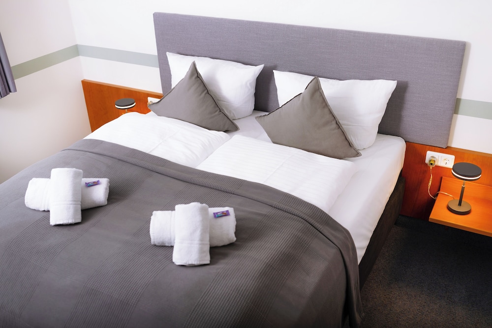 Double Room, Non Smoking - Photo 1