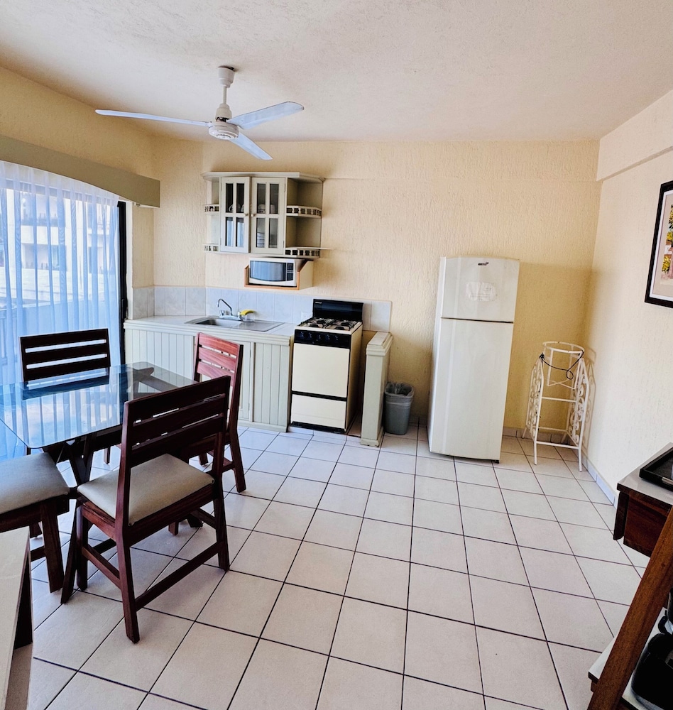 Studio Suite - Photo 3