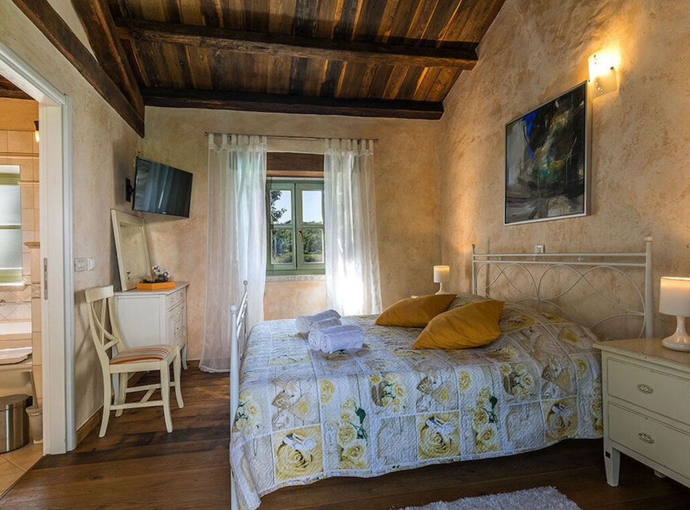 Villa photo 3