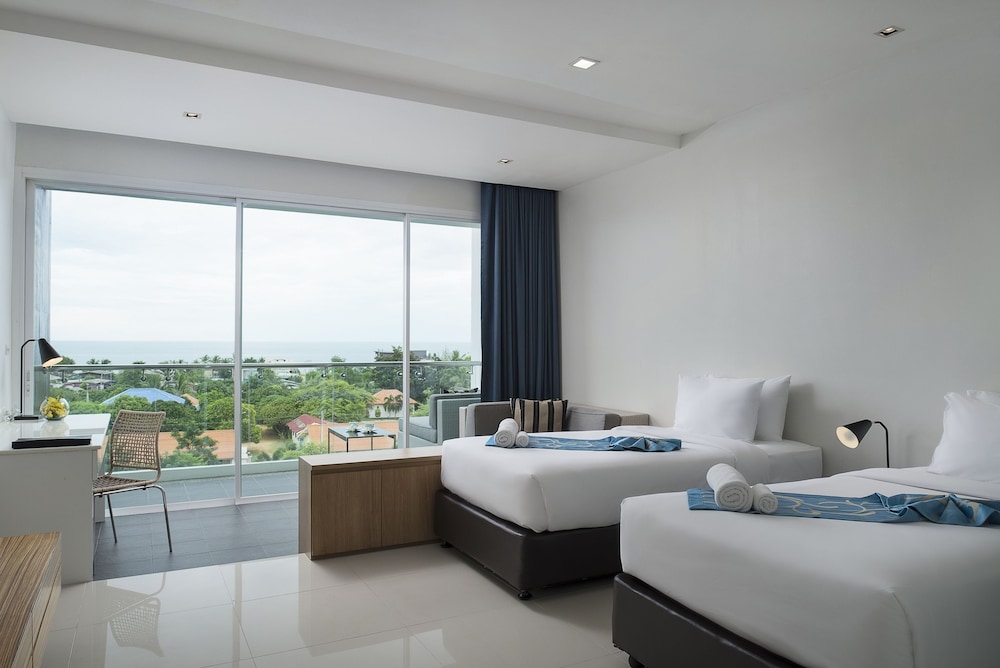Deluxe Room with Bathtub — the supplier's photographs — photo 2