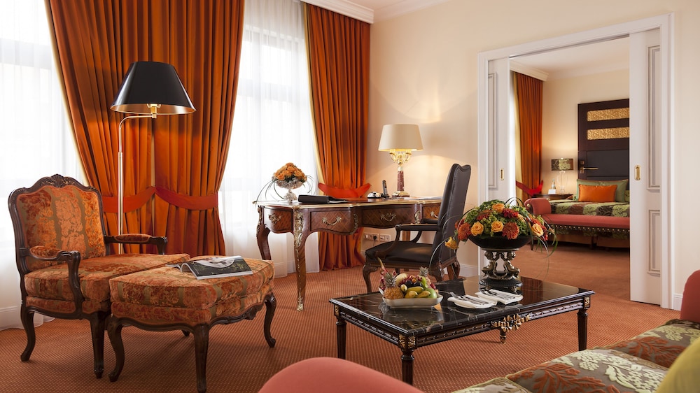 Palais Suite 222 - Photo 1
