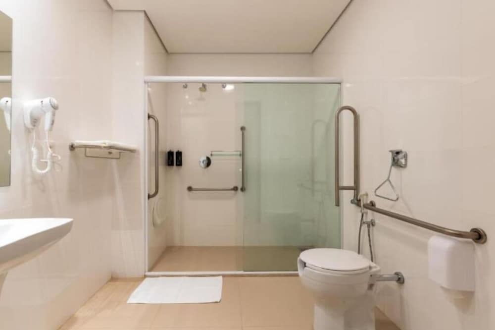 Deluxe Room, Accessible photo 2