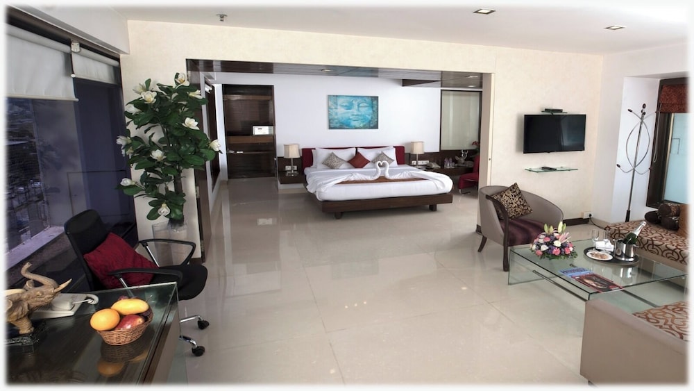 Royal Room photo 1
