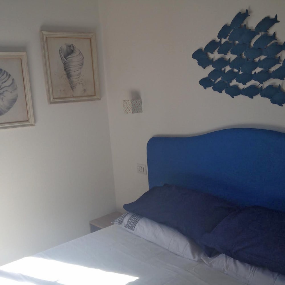 Double or Twin Room, Sea View, Beachfront photo 3