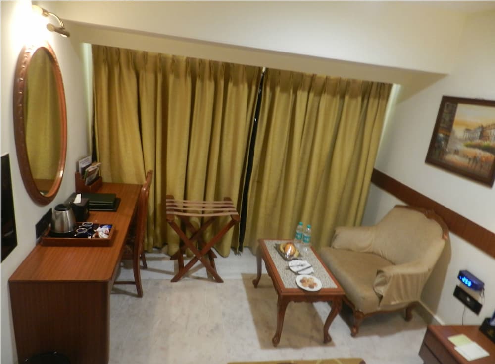 Deluxe Room - Photo 2