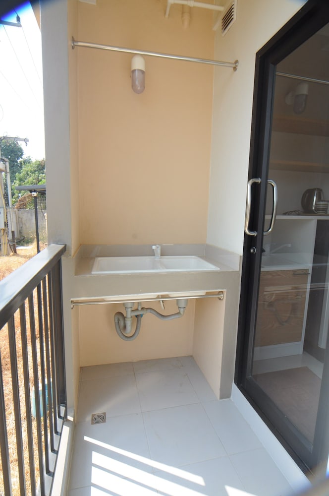 Standard Twin Room - Photo 6
