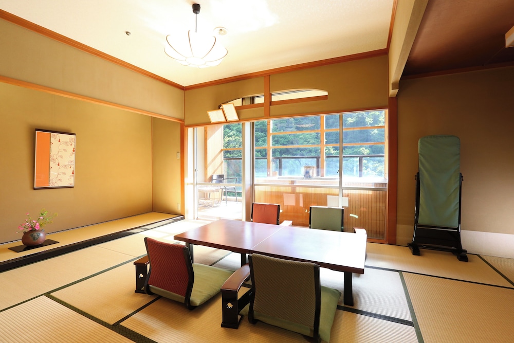 1 Japanese-Style Room With An Open-Air Bath (Main Room + Entrance / 50sqm)  Jurakudai, Non Smoking photo 2