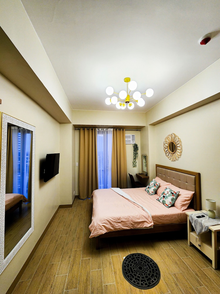 Superior Condo, 2 Bedrooms, City View photo 2