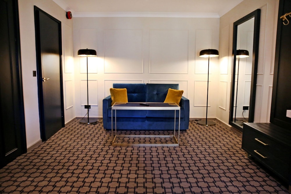 Deluxe Double Room, 2 Twin Beds - Photo 4