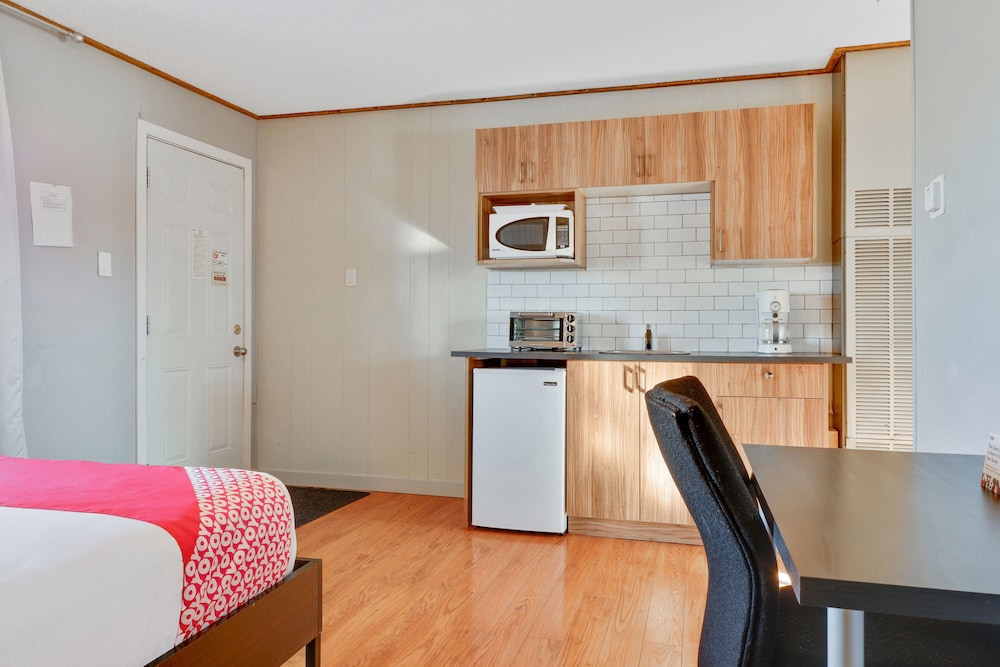 Deluxe Room (108)