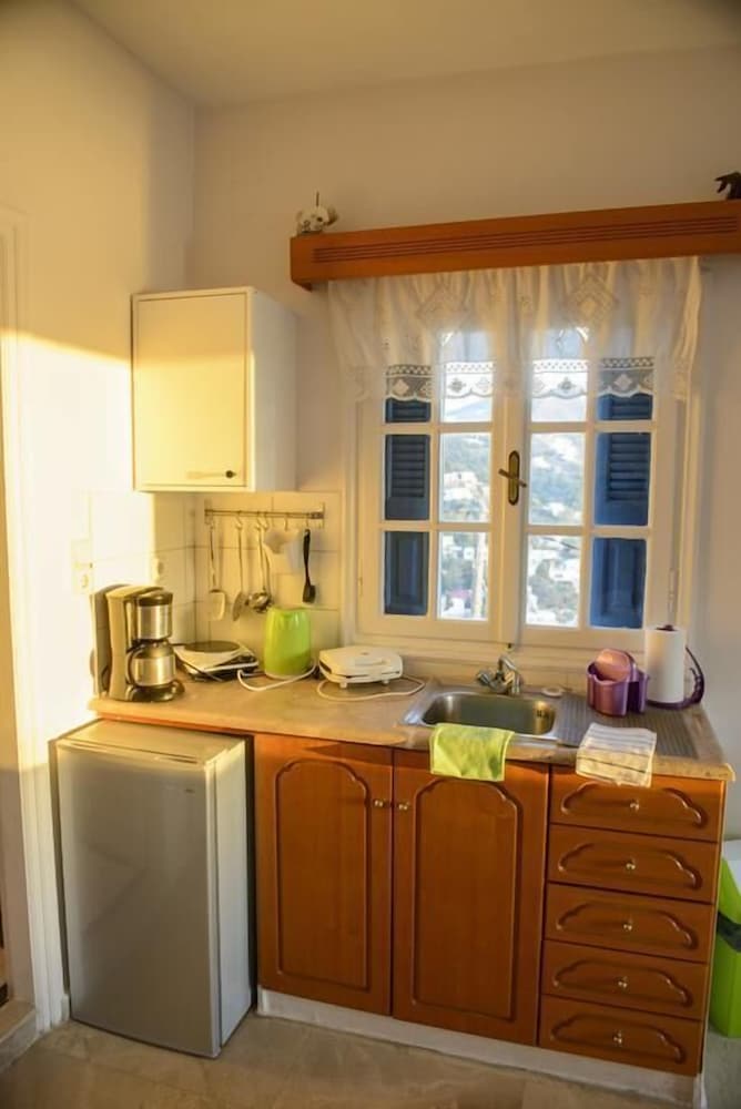 Honeymoon Room, Sea View (Top Floor) photo 2