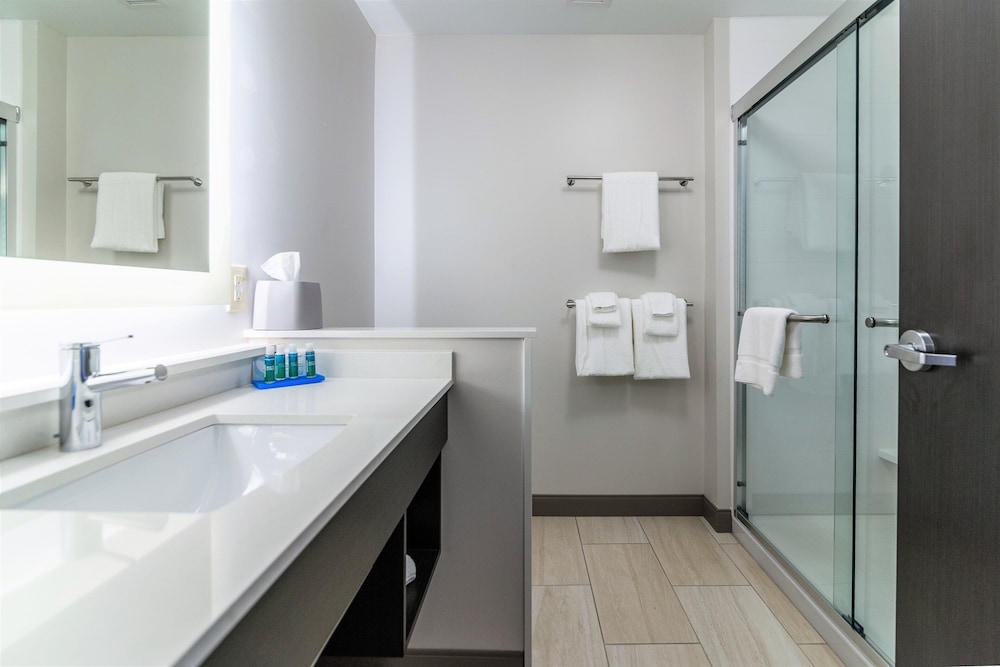 Suite, 2 Queen Beds, Accessible photo 3