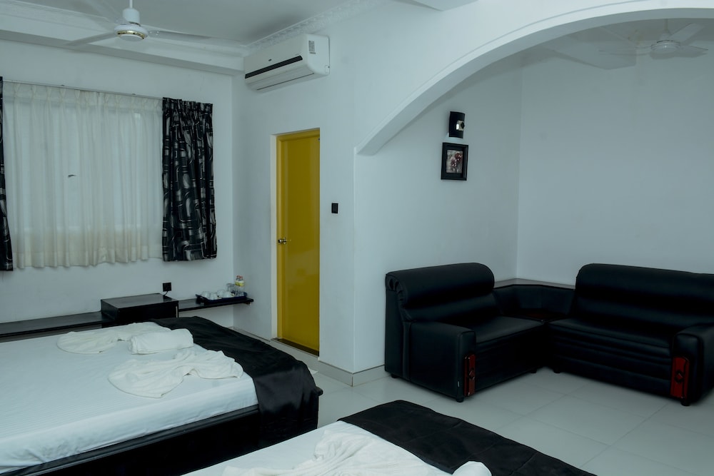 Royal Suite, 2 Queen Beds, Executive Level photo 2
