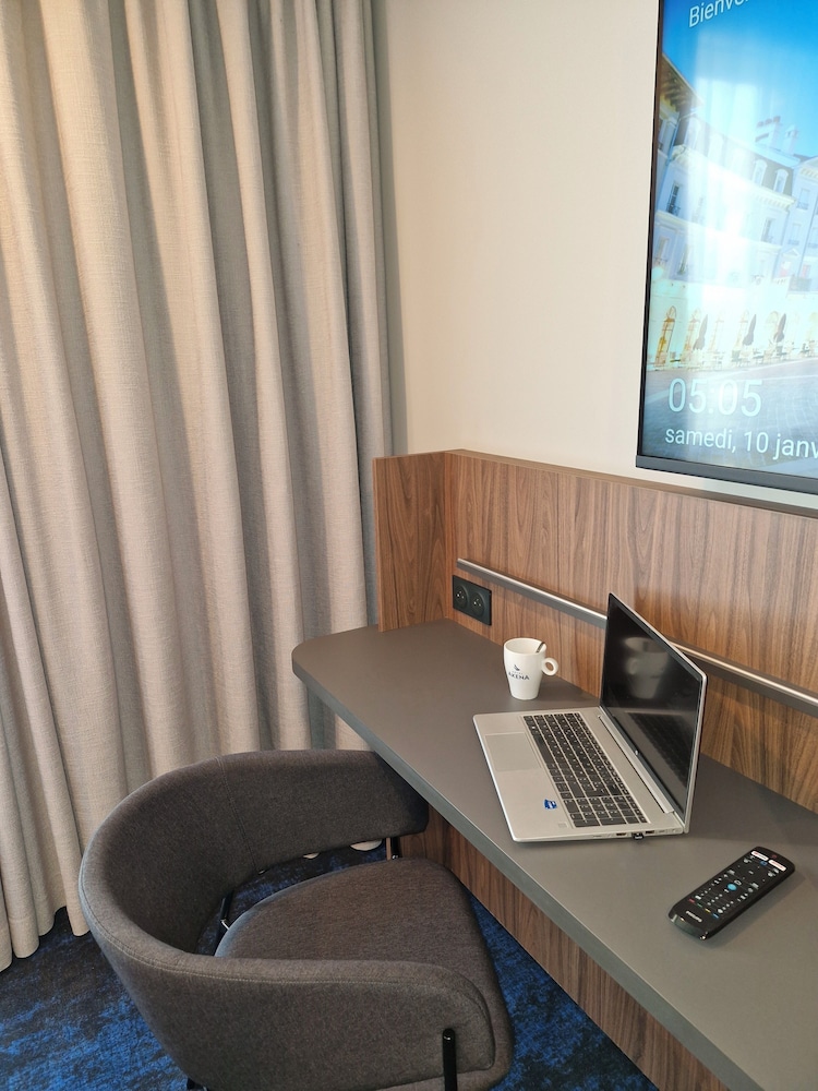 Standard Double Room - Photo 7
