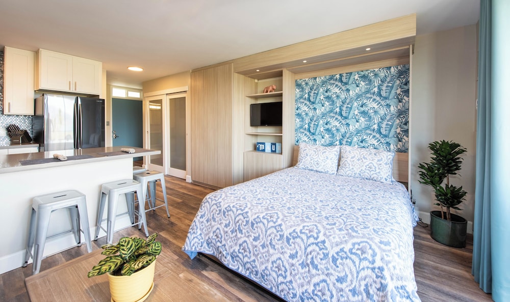 Luxury Condo photo 2