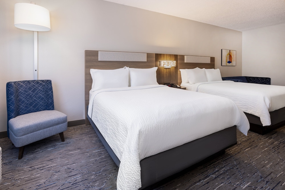 Suite, 2 Queen Beds - Photo 3