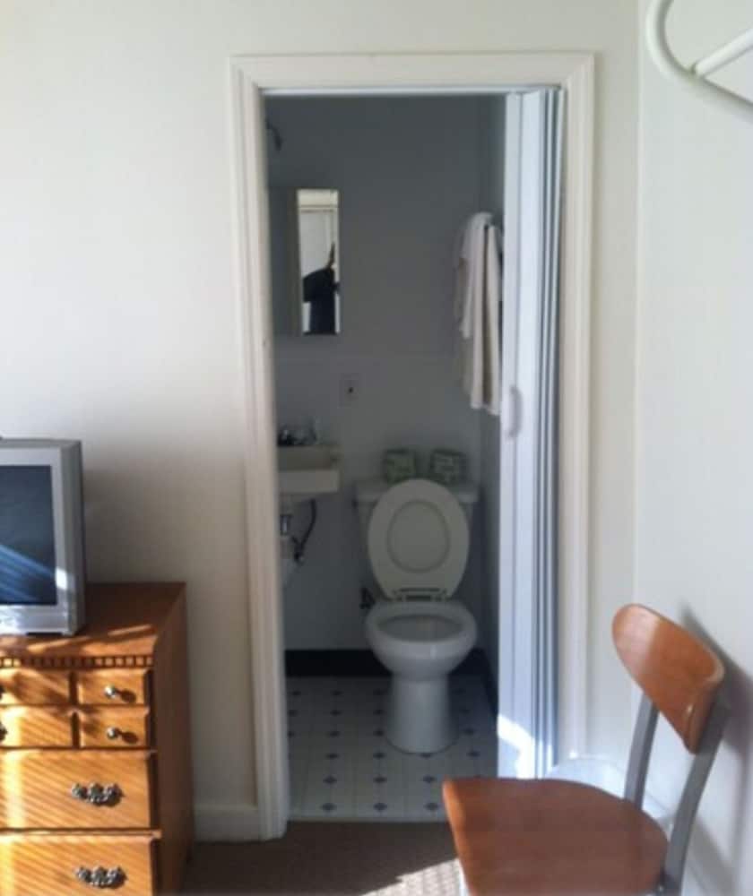 Standard Room photo 3