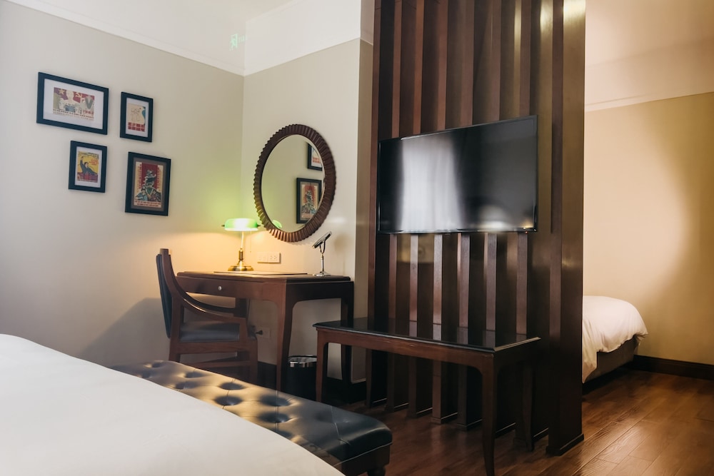 Deluxe Triple Room thumbnail 5