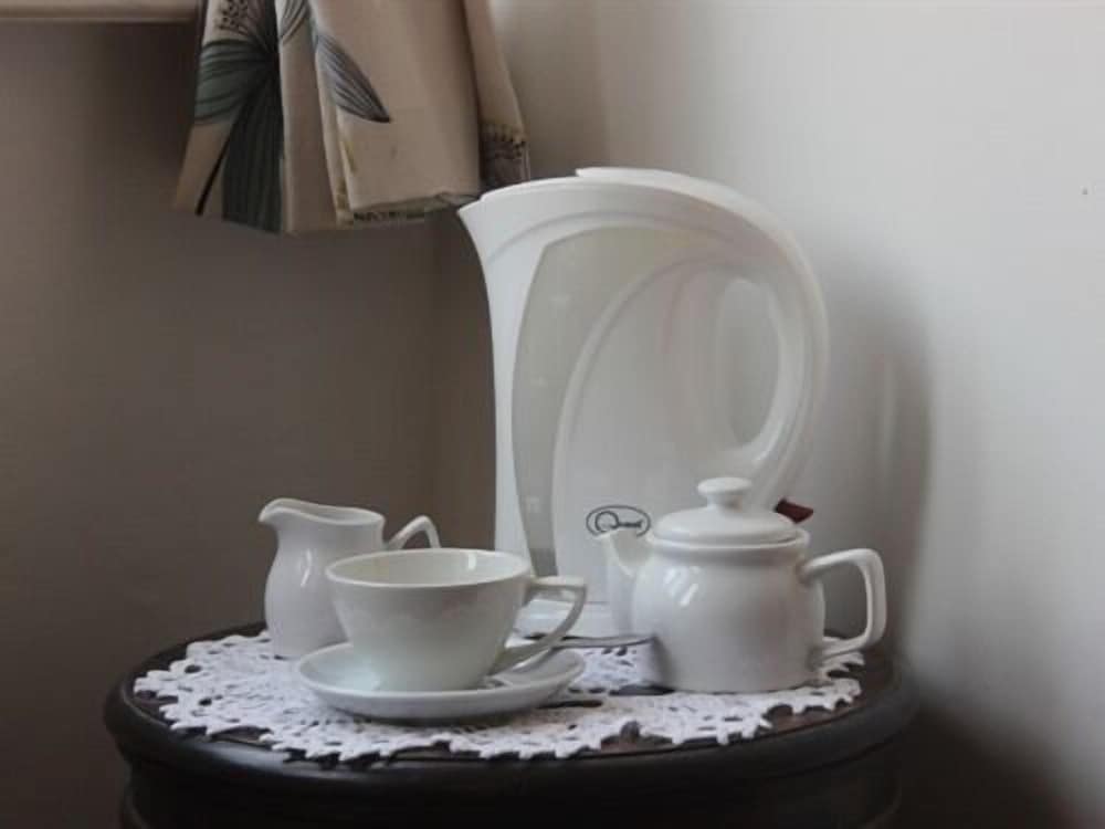 Suite, Ensuite photo 2