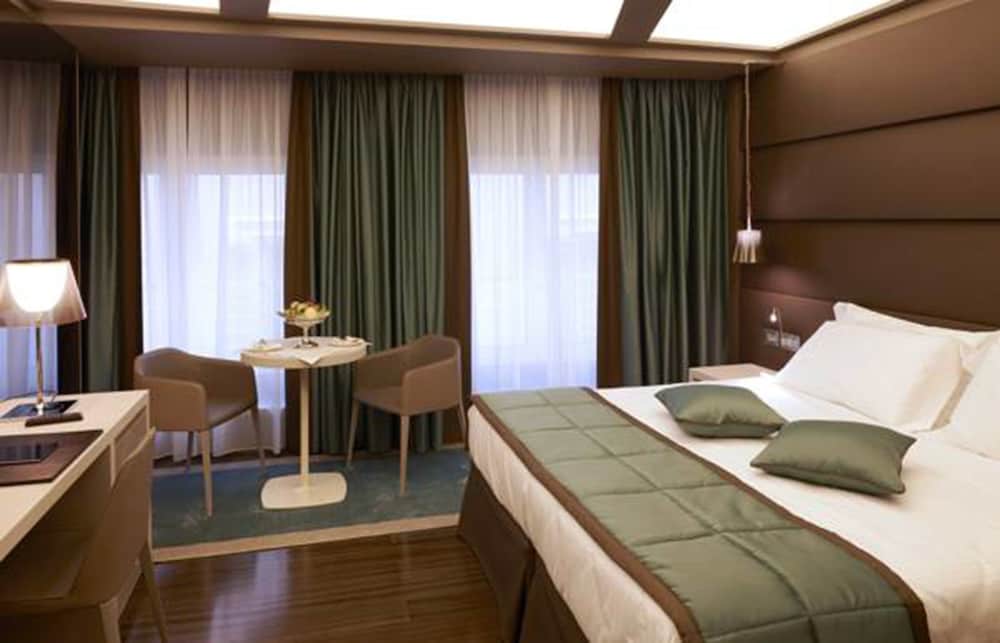 Deluxe Double Room photo 3