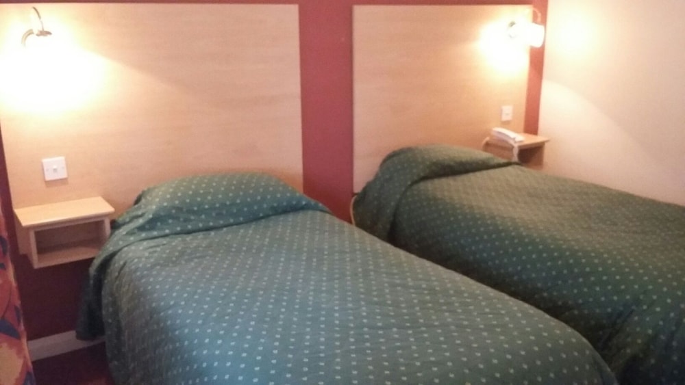 Standard Twin Room, Ensuite - Photo 1