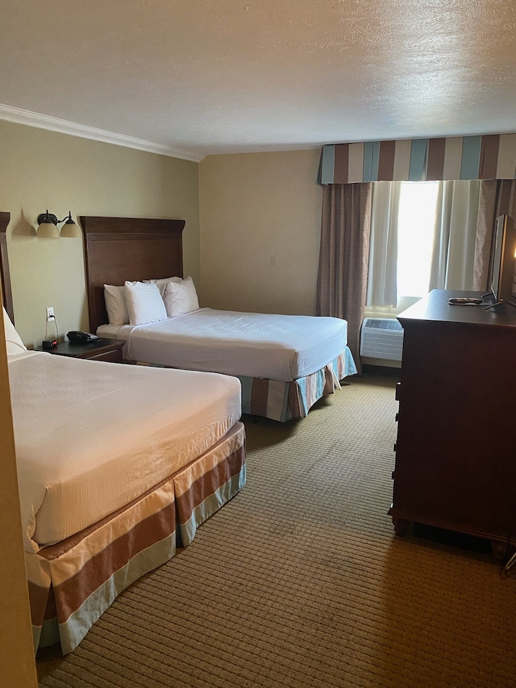 Standard Double Room, Accessible Bathtub