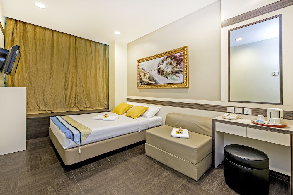 Superior Room, 1 Queen Bed photo 3