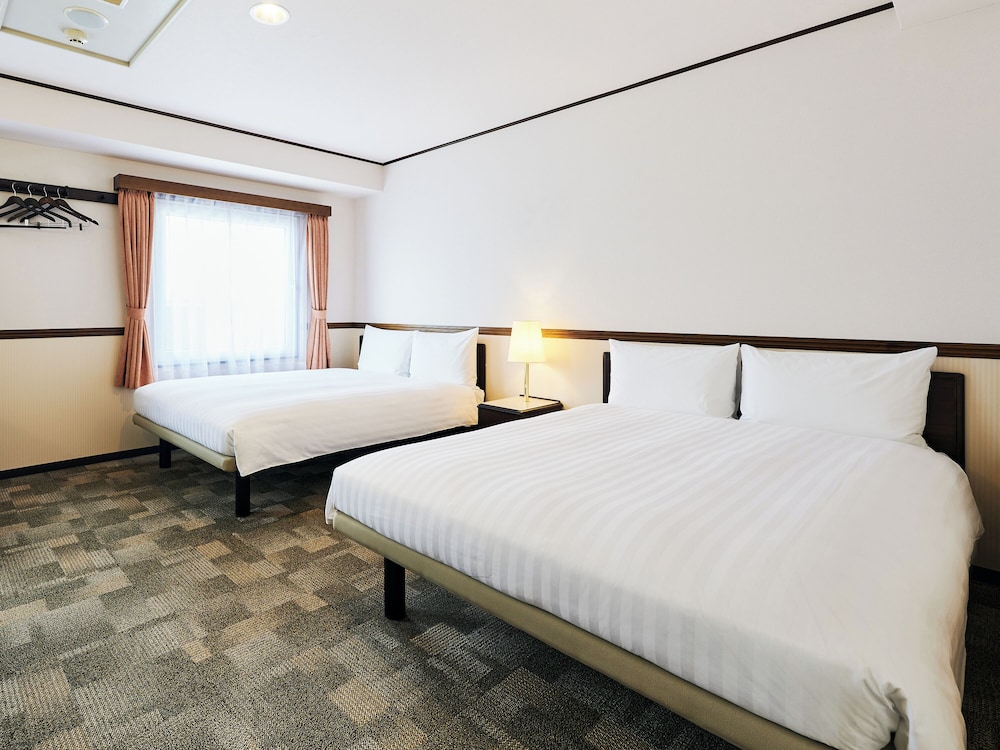 Standard Twin Room, Smoking