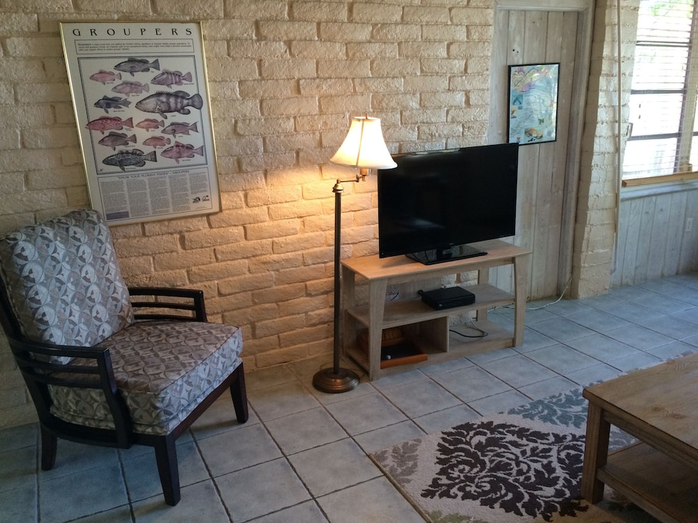 Comfort Apartment (Dolphin Apartment-1st Floor Waterview) photo 3