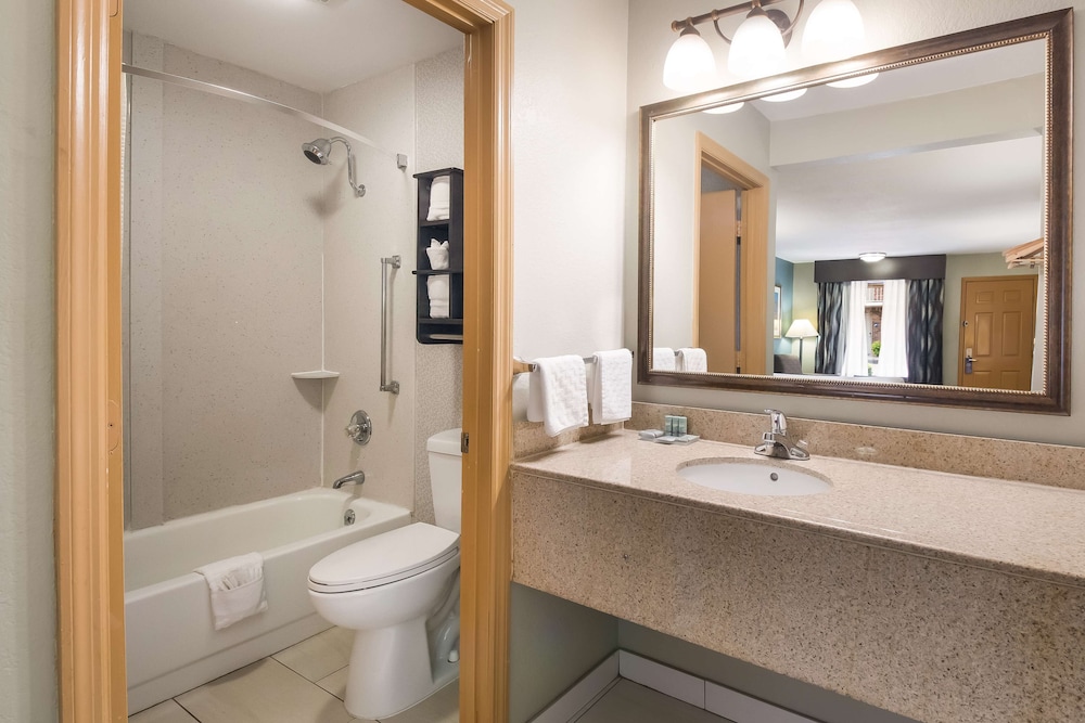 Suite, 2 Queen Beds, Refrigerator & Microwave (Oversized Room;with Sofabed) photo 3