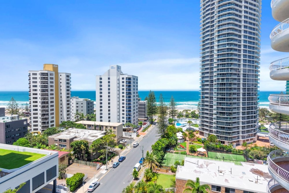 2 Bedroom Mid Ocean View photo 2
