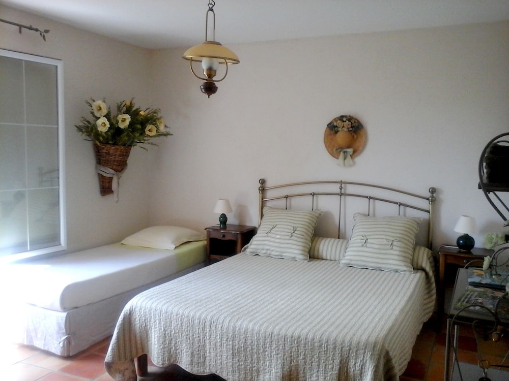 Room (Feniere)