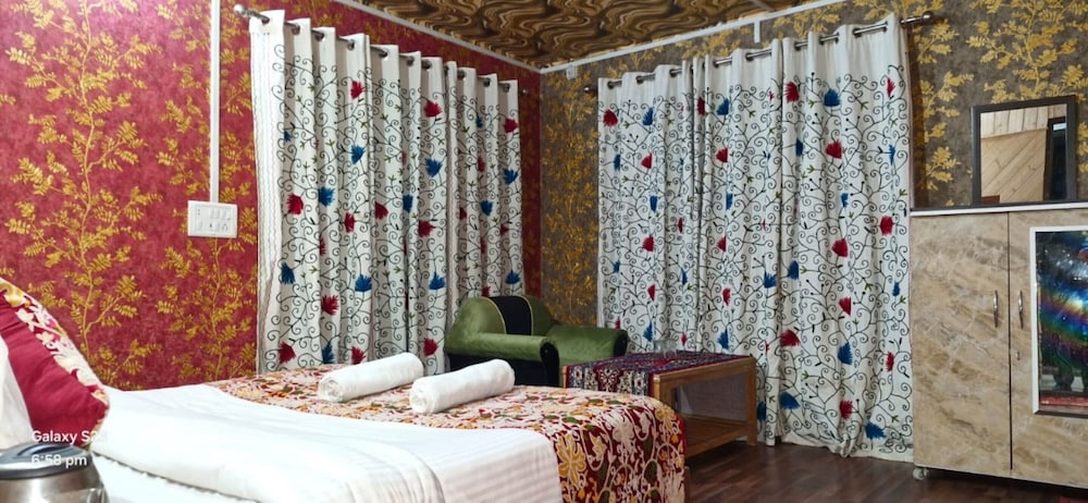Deluxe Double Room, City View