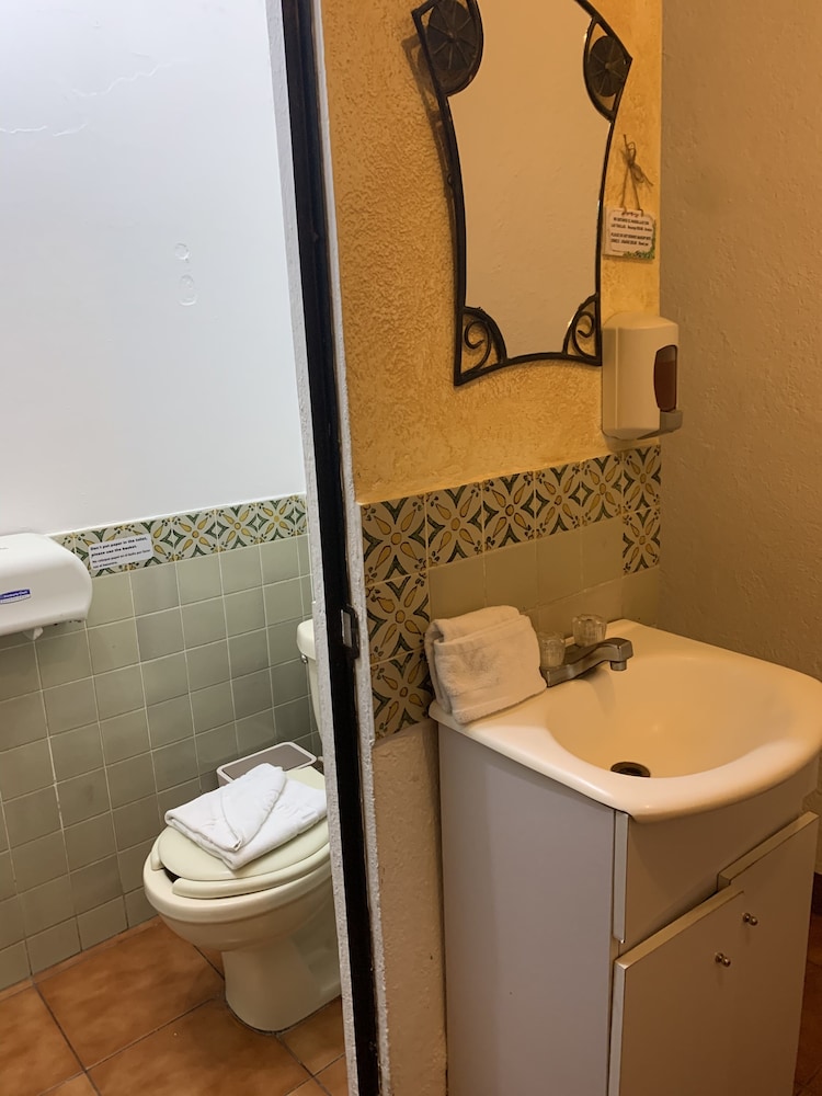 Basic Triple Room - Photo 6