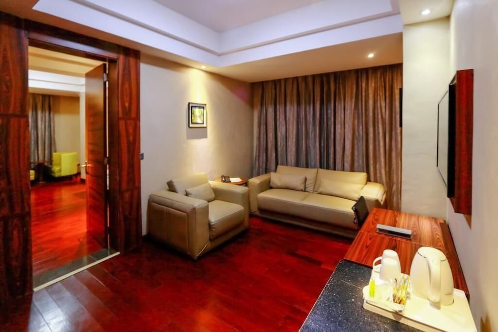 Executive Suite photo 1