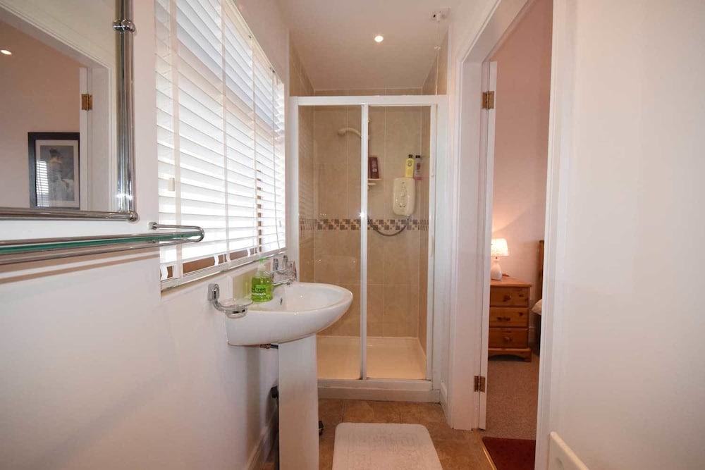 Inishclare Family Cottage (sleeps 7) photo 2
