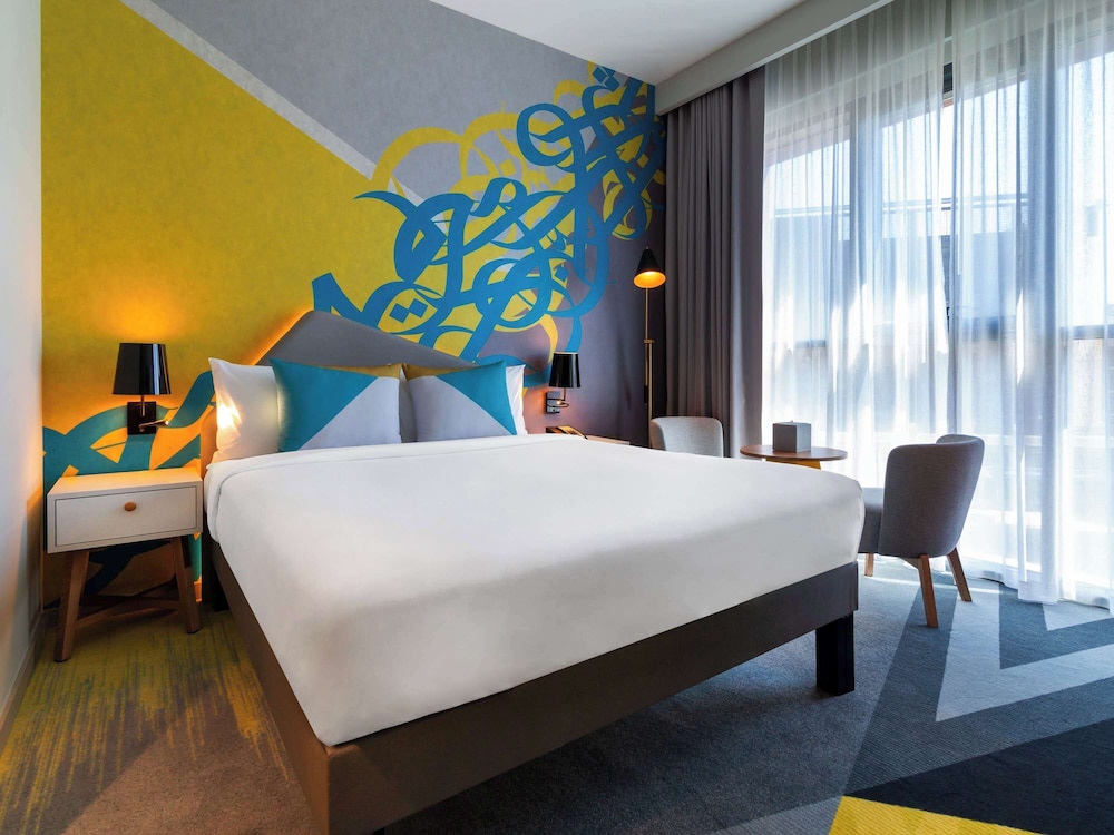Standard Room, 1 King Bed photo 2
