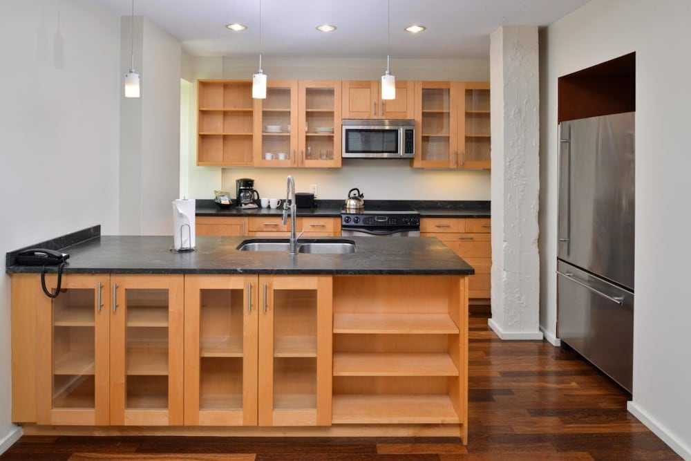 Exclusive Penthouse, 2 Bedrooms, Balcony, River View - Photo 4