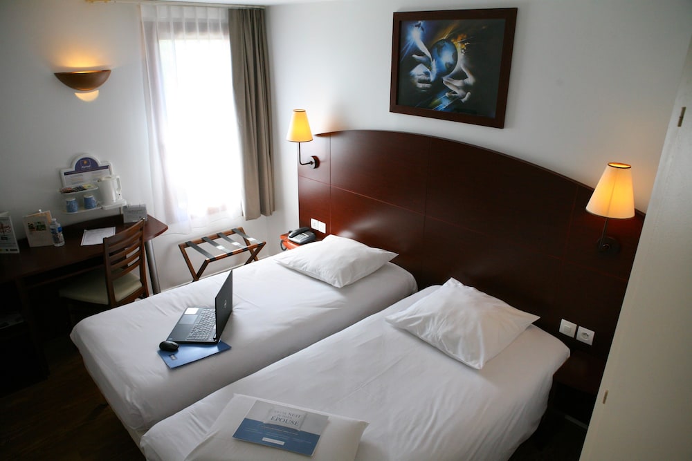 Standard Room, 2 Twin Beds - Photo 5